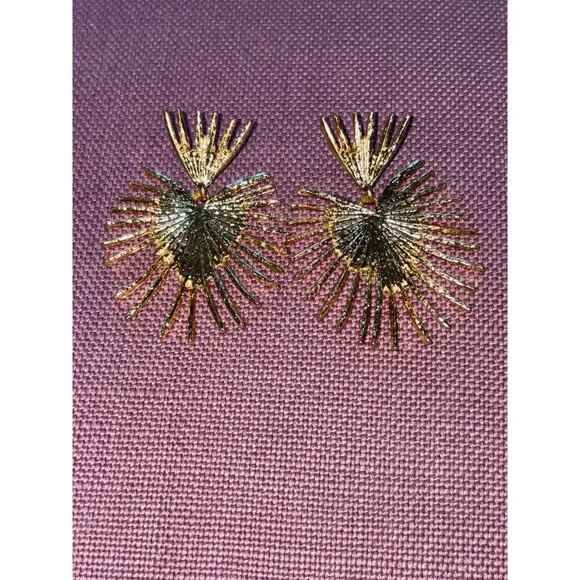 SHASHI Throne Earrings in Gold One Size New Womens Dance Drop - Picture 3 of 11
